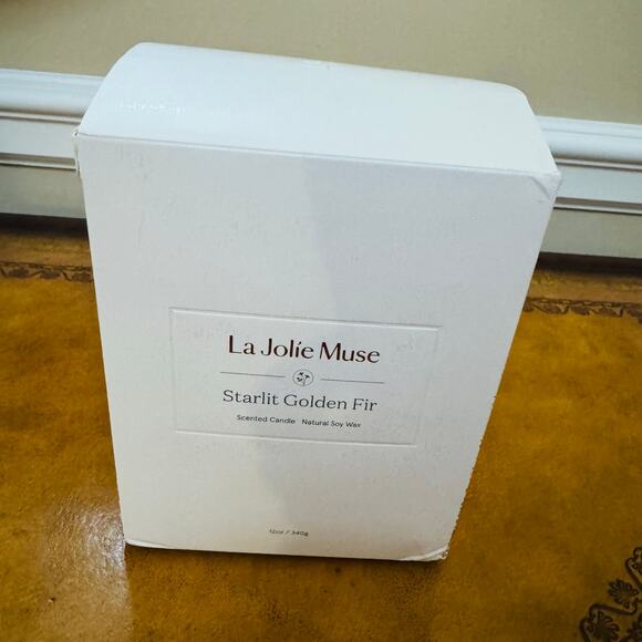 La Jolie Muse Maelyn Starlit Golden Fir 12oz Botanical European Soy Candle NEW - Picture 4 of 9